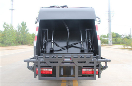 东风多利卡压缩式垃圾车︱5吨压缩式垃圾车图片