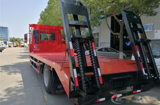 解放龙V平板运输车（拖150及以下型号挖机）图片
