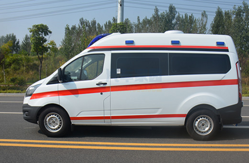 福特V362短轴中顶转运型救护车