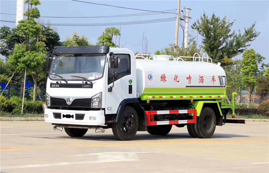 选车注意事项——<font color='red'>洒水车</font>的罐体形状