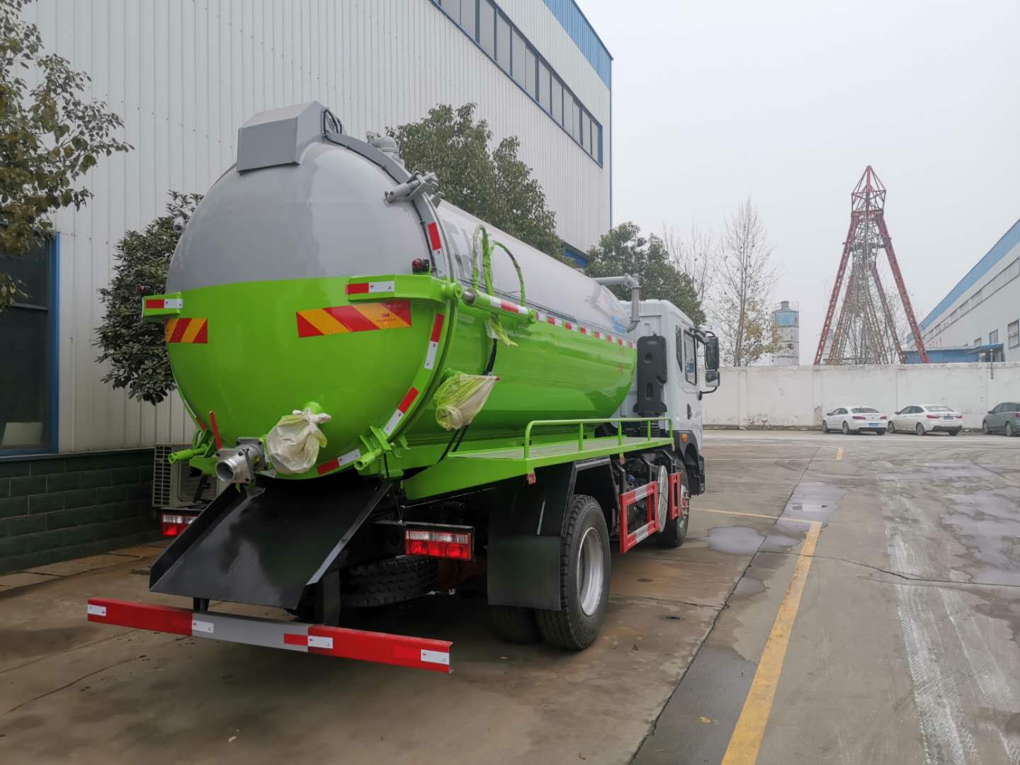 东风D9吸污车