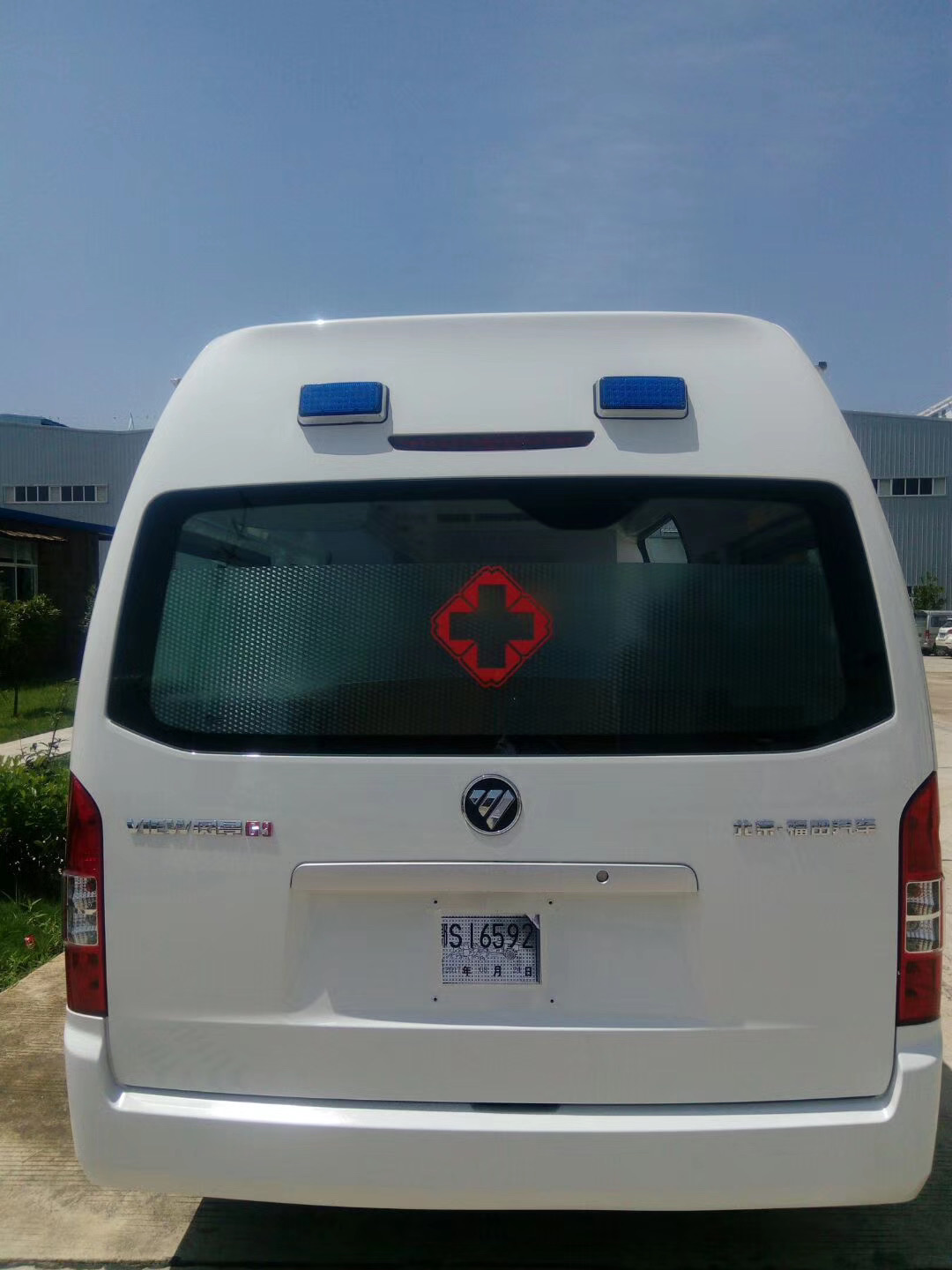 福田G9救护车，136马力汽油发动机 ()