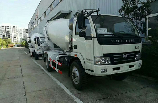 5方跃进小方量水泥搅拌车