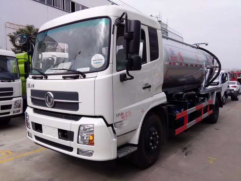东风天锦12方吸污车