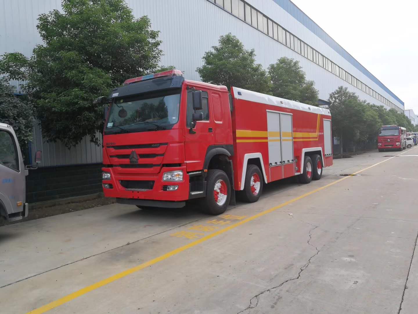 重汽豪沃24吨消防救援车 ()