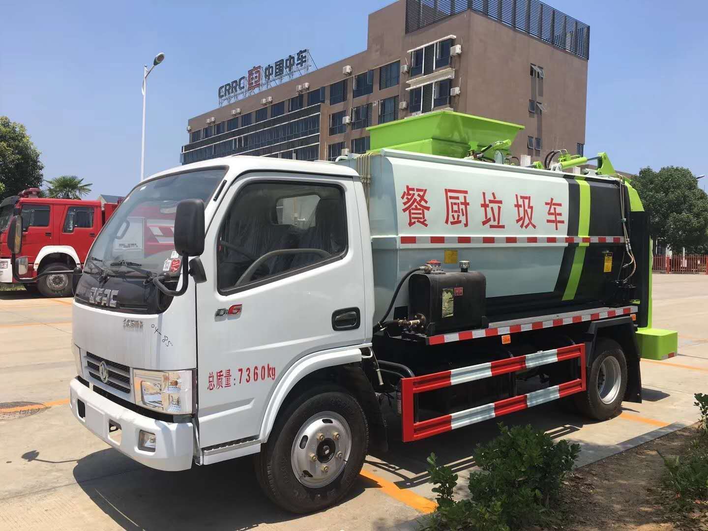东风D6  4方餐厨垃圾车