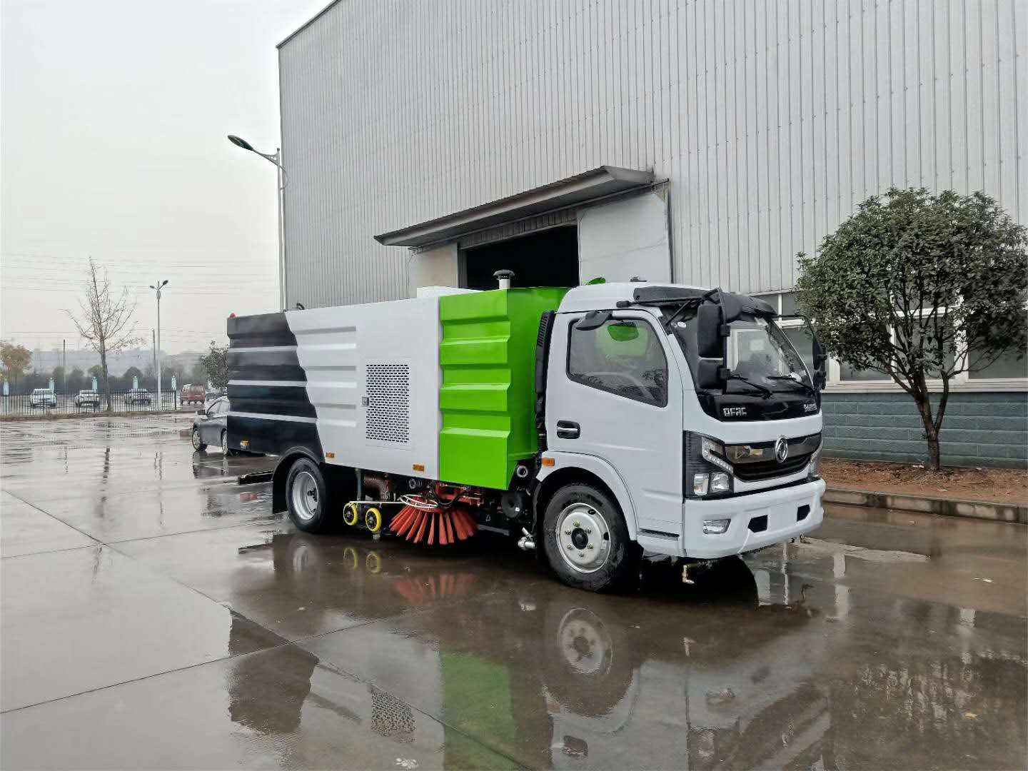 国六东风9吨洗扫车 ()
