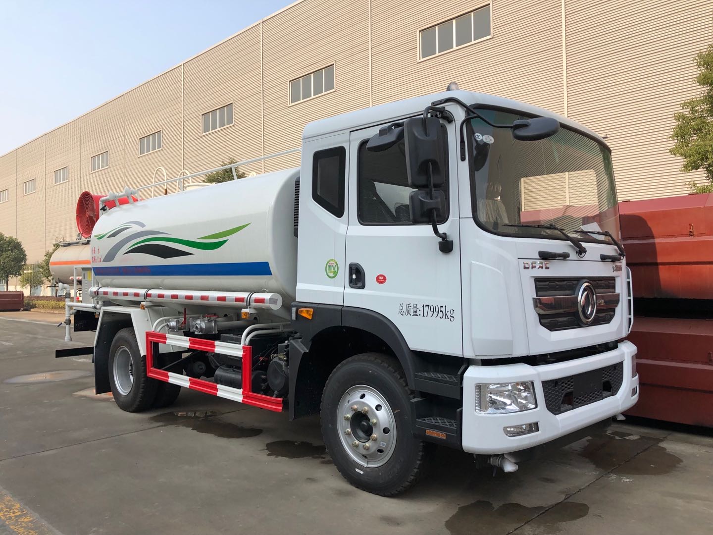 东风D9-10方30米雾炮车
