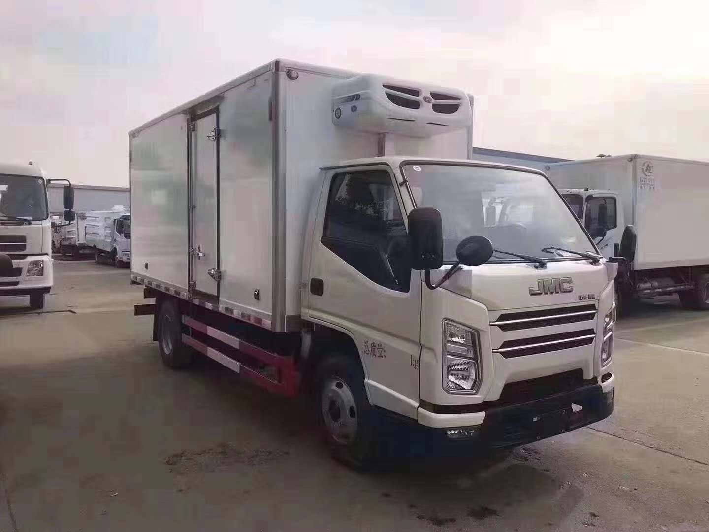 国六江铃顺达4.2米冷藏车 (5)