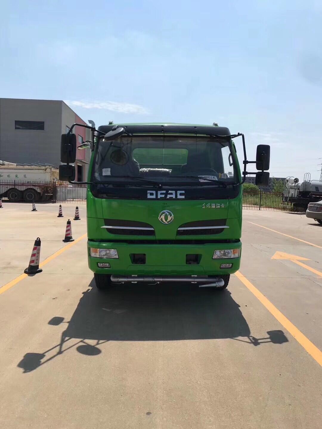 东风福瑞卡8方洒水车