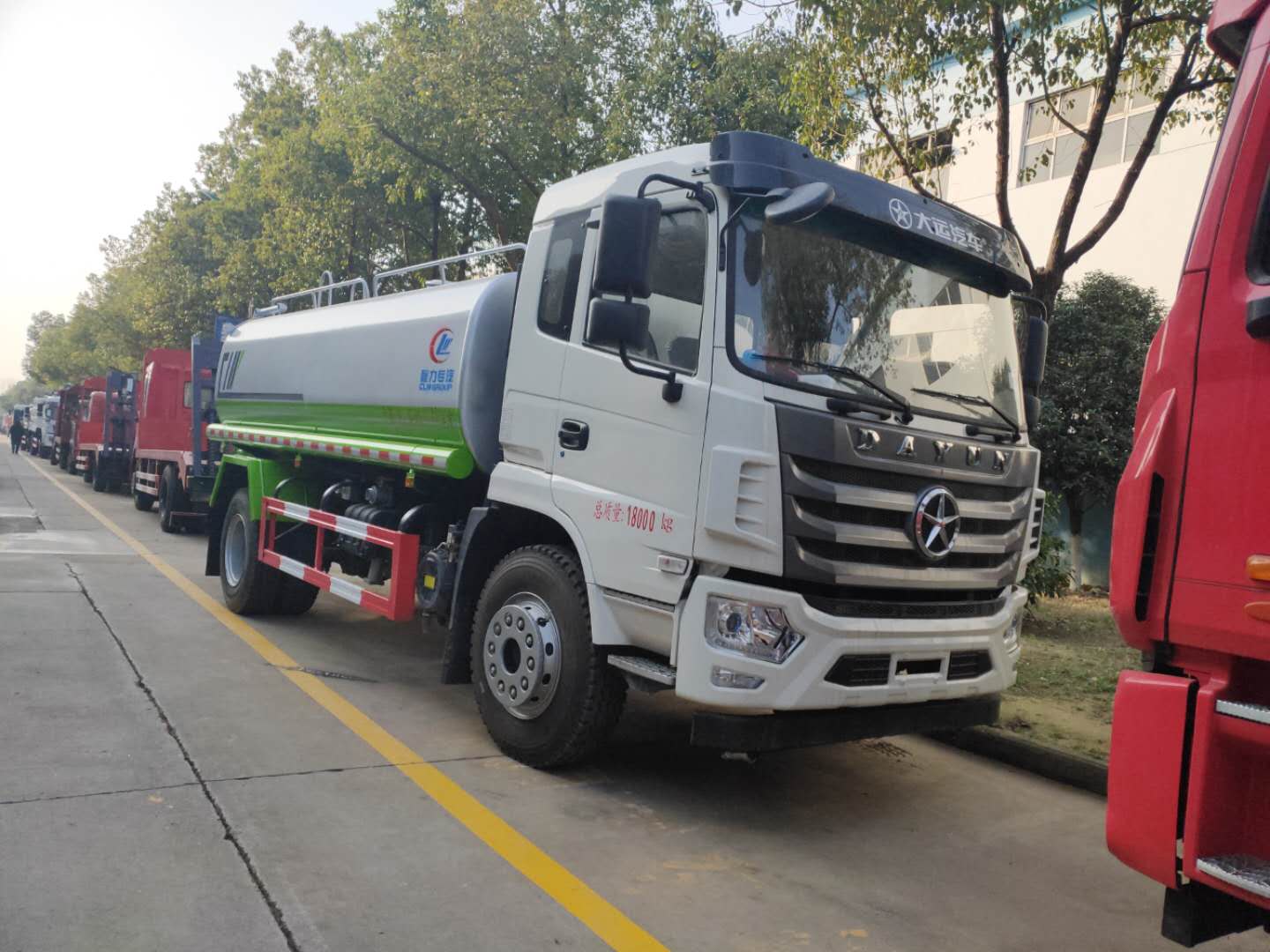 大运洒水车