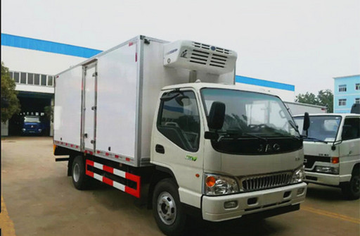 江淮牌冷藏运输车，厢长5.2米，安装-5度或是-15度冷藏机组