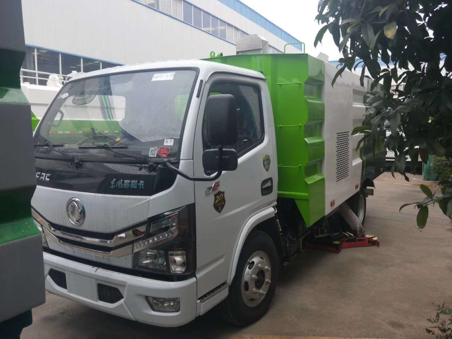 东风国六D6 新款吸尘车 ()