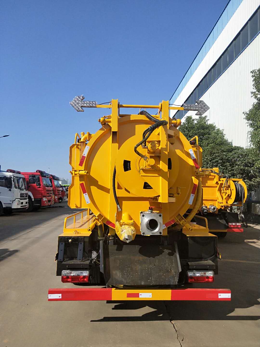 国六大多利卡清洗吸污车