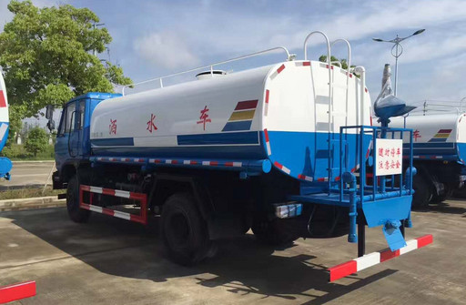 东风15方洒水车