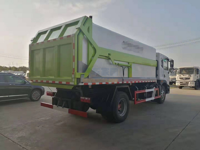 东风对接垃圾车