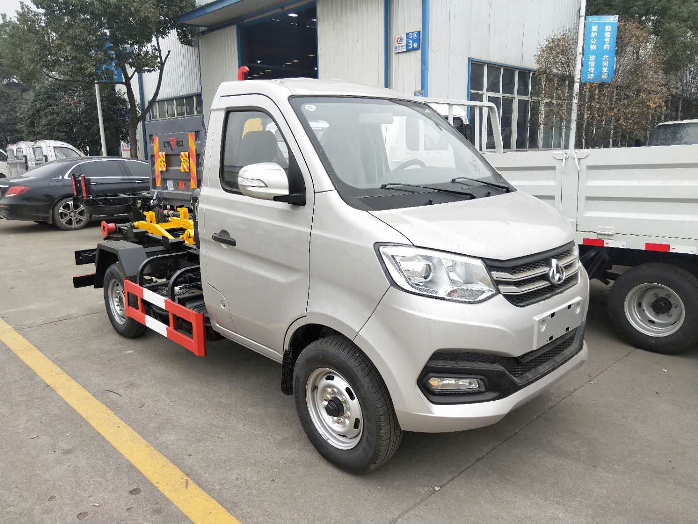 长安勾臂垃圾车