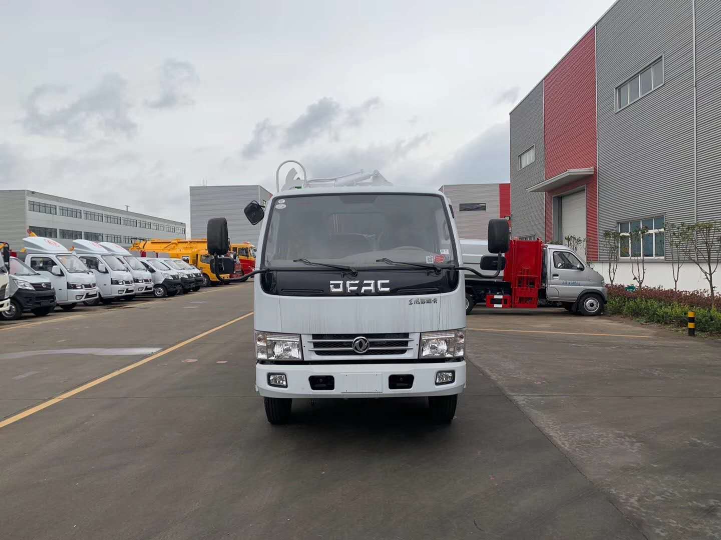侧装压缩垃圾车