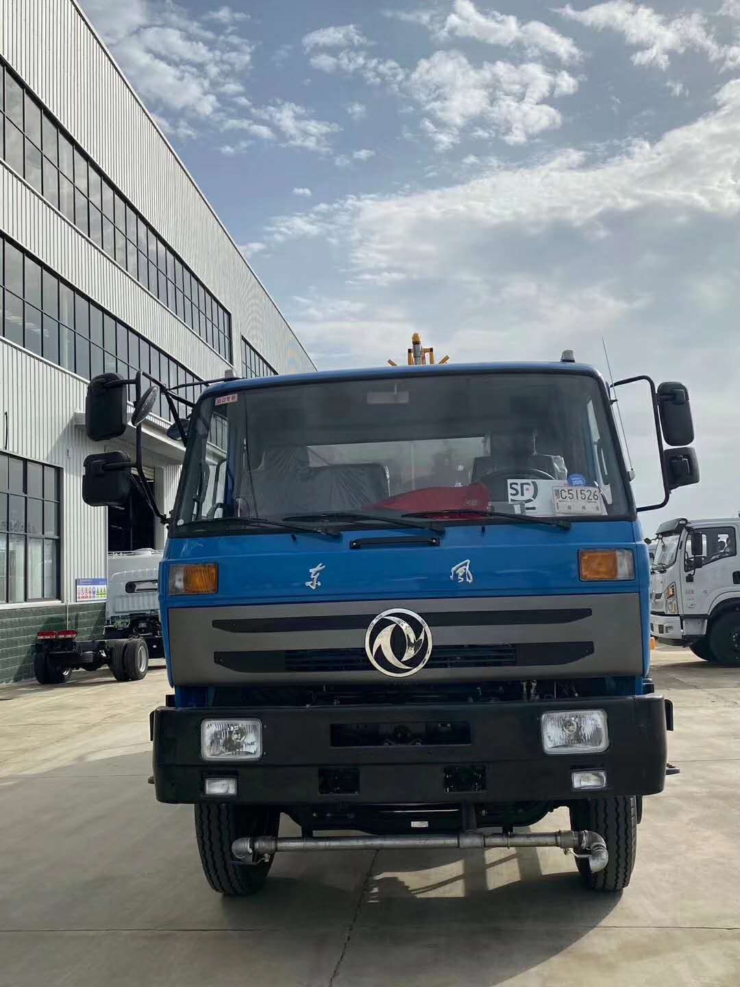 东风145火车抑尘车