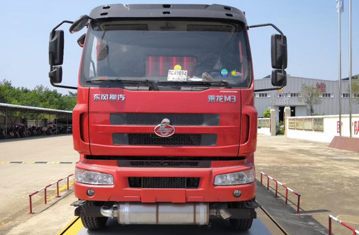 柳汽小三轴气瓶车，客户全款后送车，感谢对俊浩公司的信