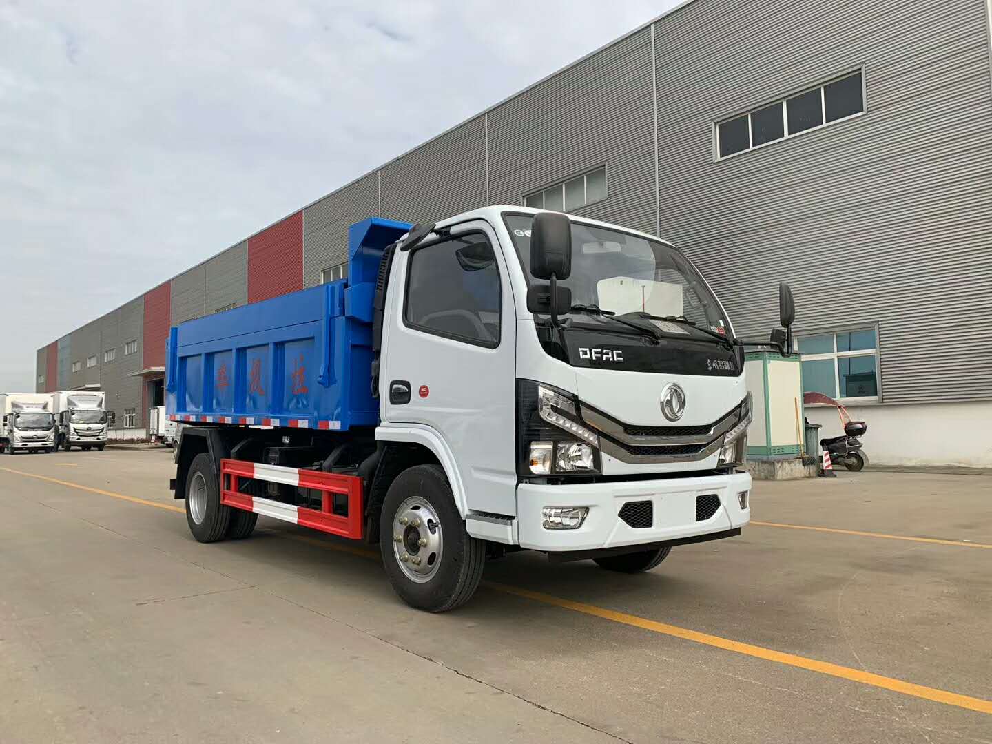 东风垃圾<font color='red'>自卸</font>车