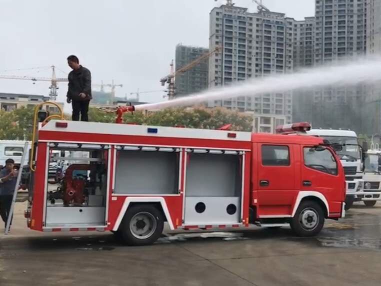 东风多利卡4方水罐消防车视频 (952播放)