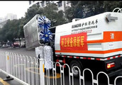 服务于长沙沅江的宏宇护栏清洗车。当地电视台跟踪<font color='red'>拍摄</font>视频
