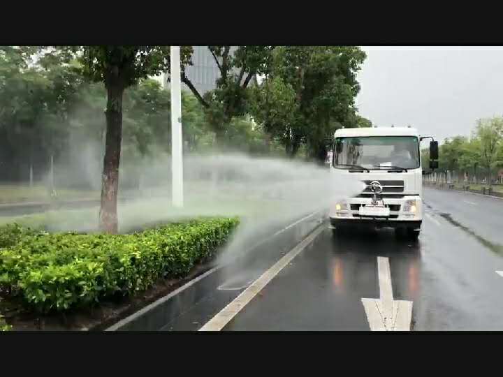 天锦洒水车高炮视频 (8366播放)