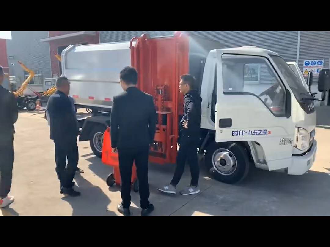 福田小卡之星2挂桶垃圾车视频 (2638播放)