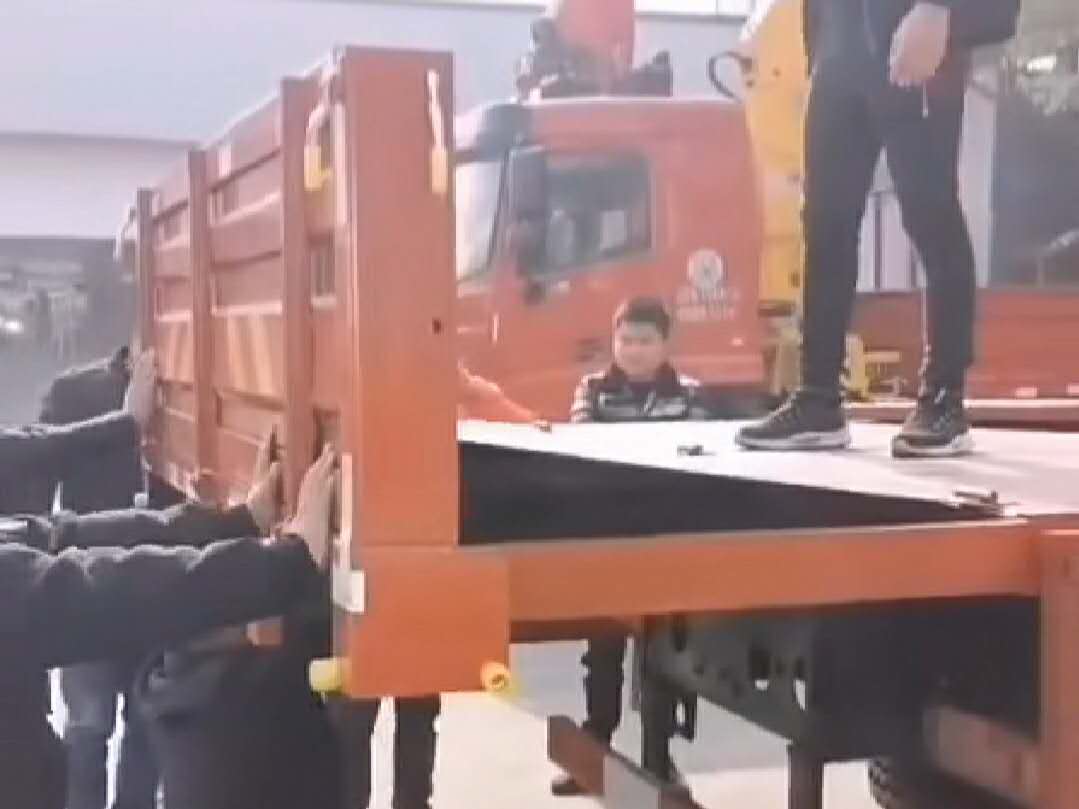东风T5前四后八10吨随车吊货箱伸缩加长1.1米视频 (3634播放)