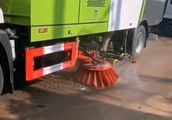 <font color='red'>东风</font>国六210马力洗扫车视频