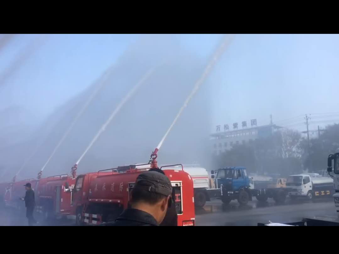 二十多台水罐消防车同时试车震撼现场视频 (9419播放)