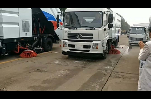 东风天锦国五洗扫车视频