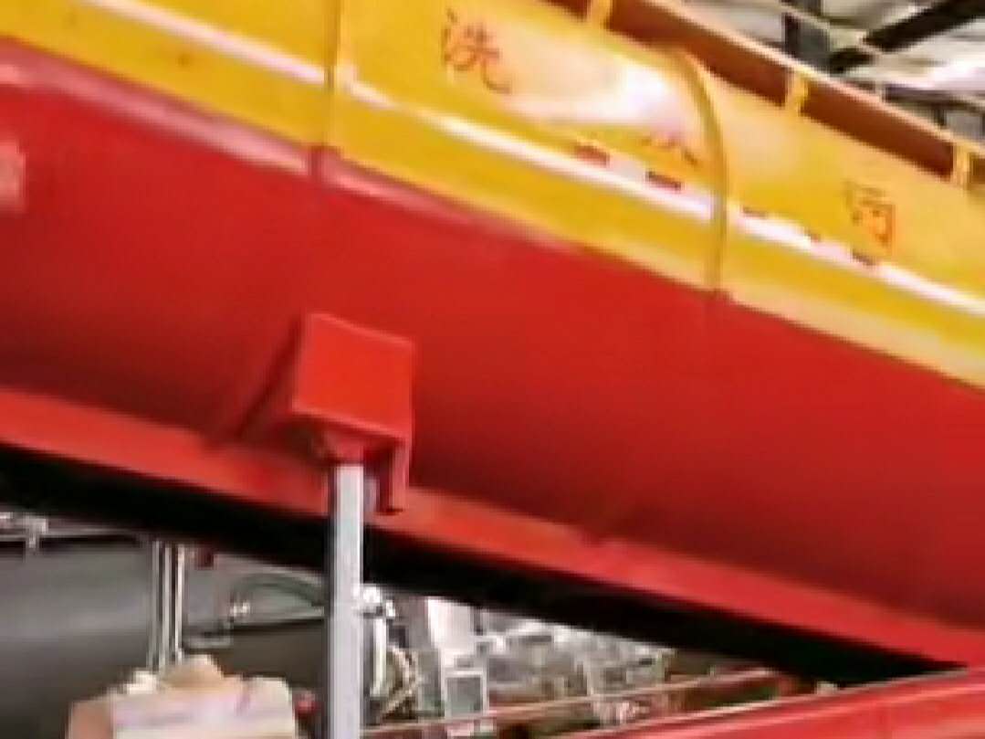 东风天龙后双桥清洗吸污车车间制作一视频 (4079播放)