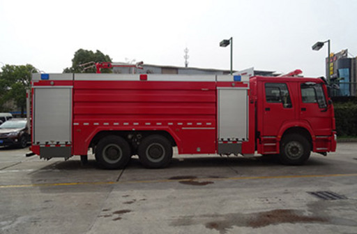 天河牌LLX5315GXFPM150/H型泡沫消防车
