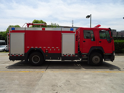 天河牌LLX5205GXFPM80/HM型泡沫消防车