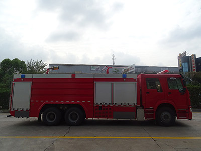 天河牌LLX5325GXFGP120/H型干粉泡沫联用消防车