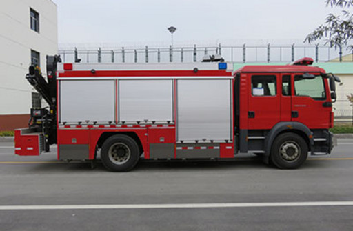 天河牌LLX5135TXFJY100/M型抢险救援消防车