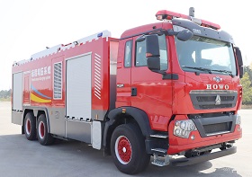 润泰牌RT5200TXFBP400/YDZ型泵浦消防车