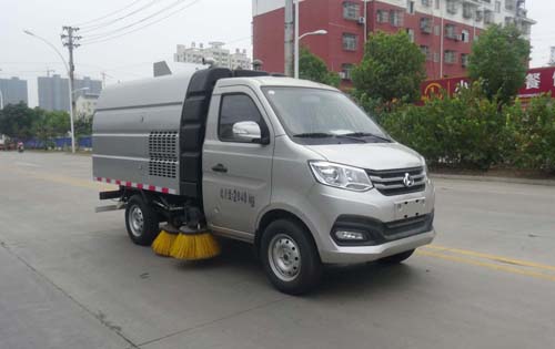 华通牌HCQ5030TSLSC6型扫路车