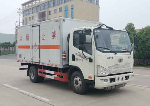 华通牌HCQ5040XZWCA6型杂项危险物品厢式运输车