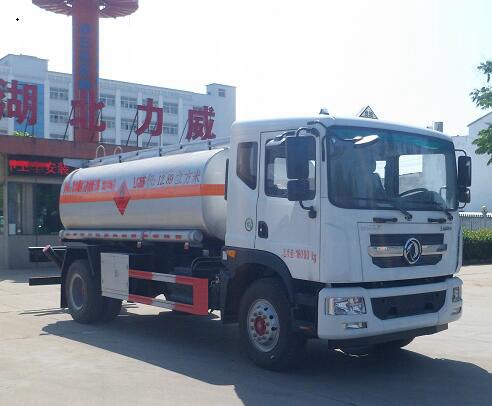 中汽力威牌HLW5185GYY5EQ型运油车