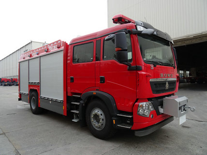 徐工牌XZJ5172GXFAP50/F2型压缩空气泡沫消防车