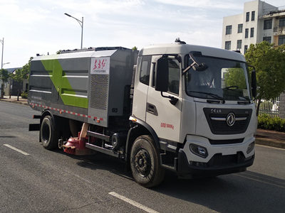 东方红牌LT5182TSLDF型扫路车