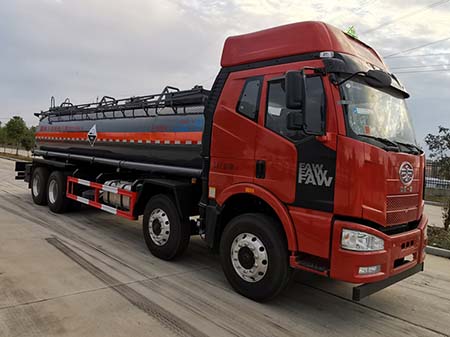 程力威牌CLW5320GFWC5型腐蚀性物品罐式运输车