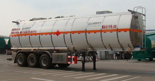 盛润牌SKW9406GRYL型铝合金易燃液体罐式运输半挂车