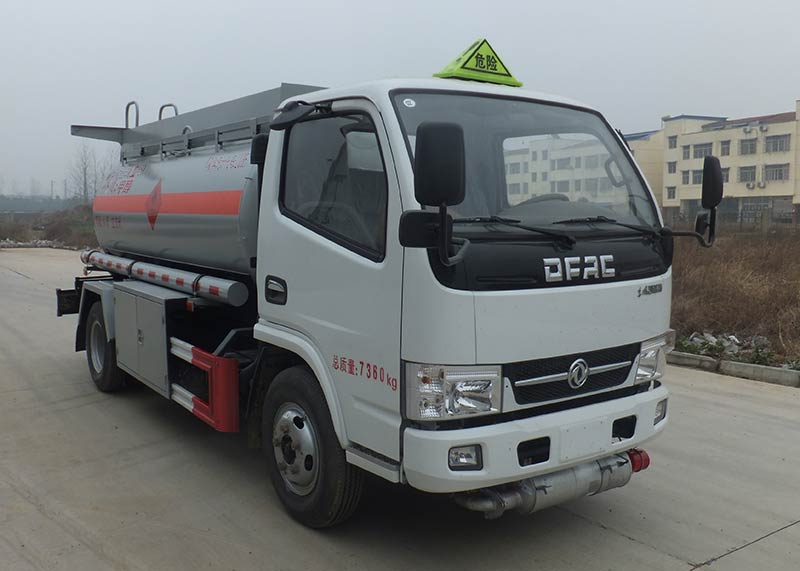 楚风牌HQG5070GRY5EQ型易燃液体罐式运输车