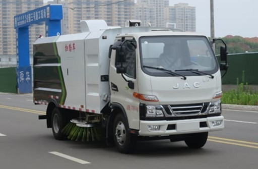 新东日牌YZR5070TSLHFC6型扫路车