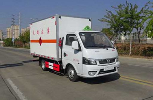 华通牌HCQ5037XRQE型易燃气体厢式运输车