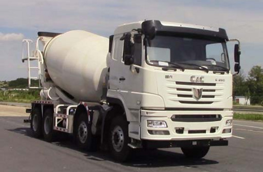 集瑞联合牌QCC5313GJBD666M型混凝土搅拌运输车